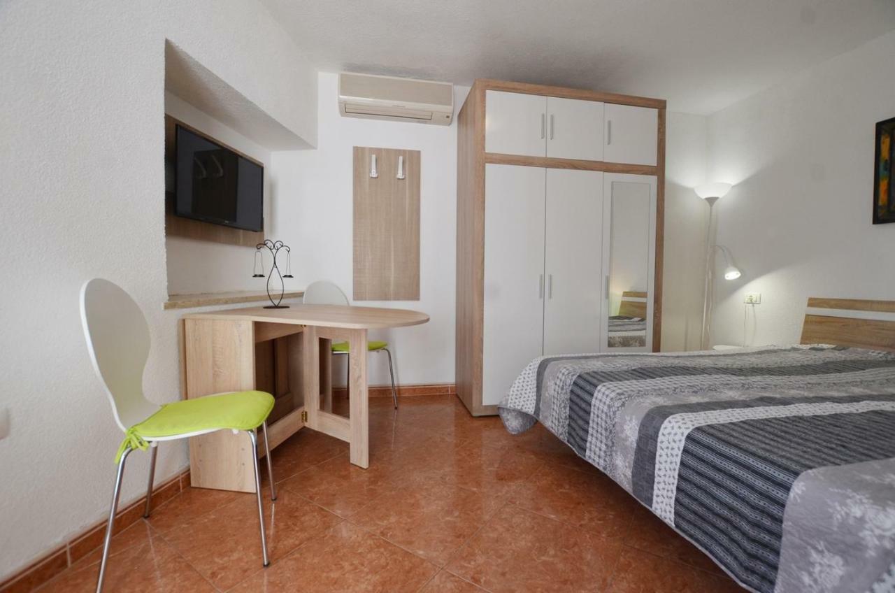 Yulia Apartments Rovigno Esterno foto