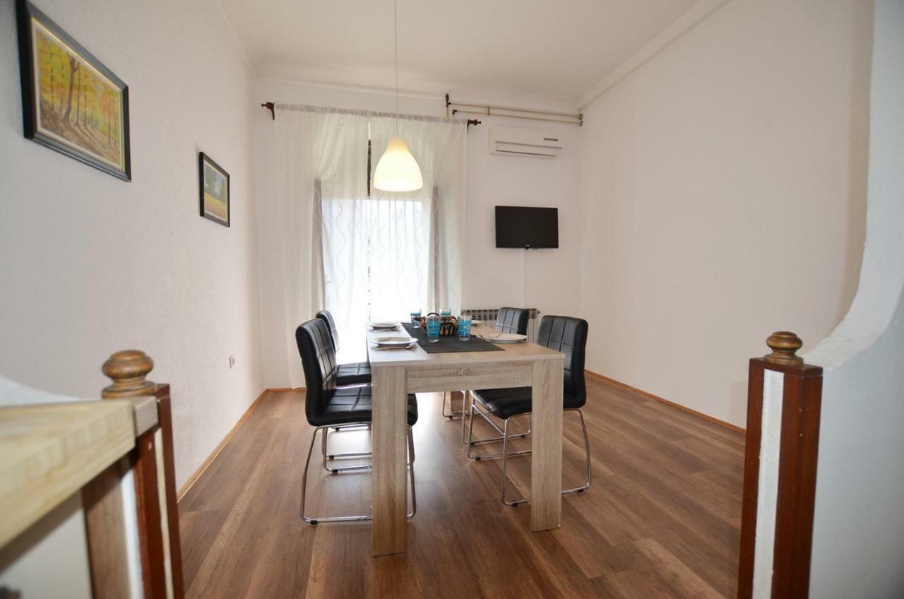 Yulia Apartments Rovigno Esterno foto